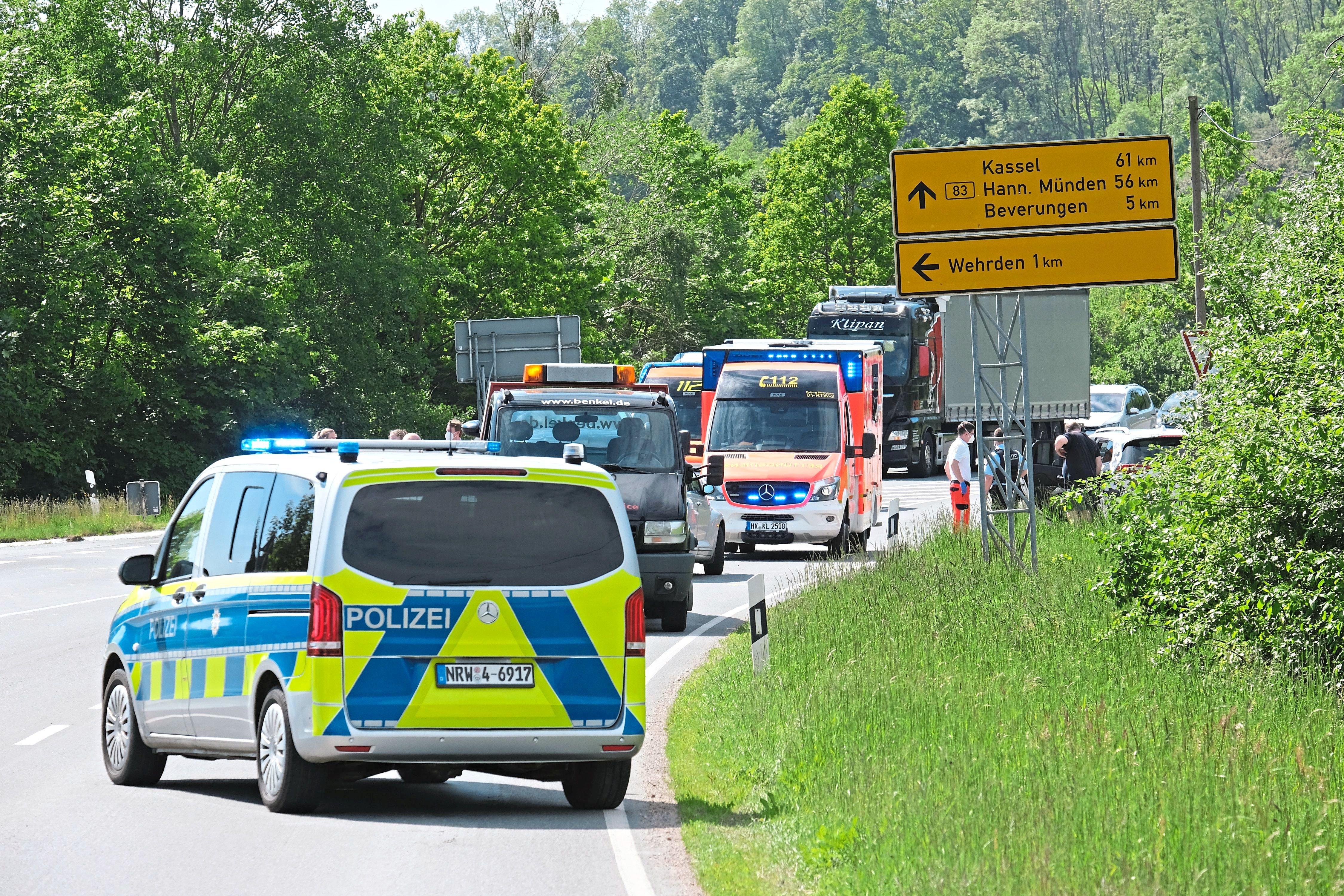 Schwerer Unfall Auf Der B83