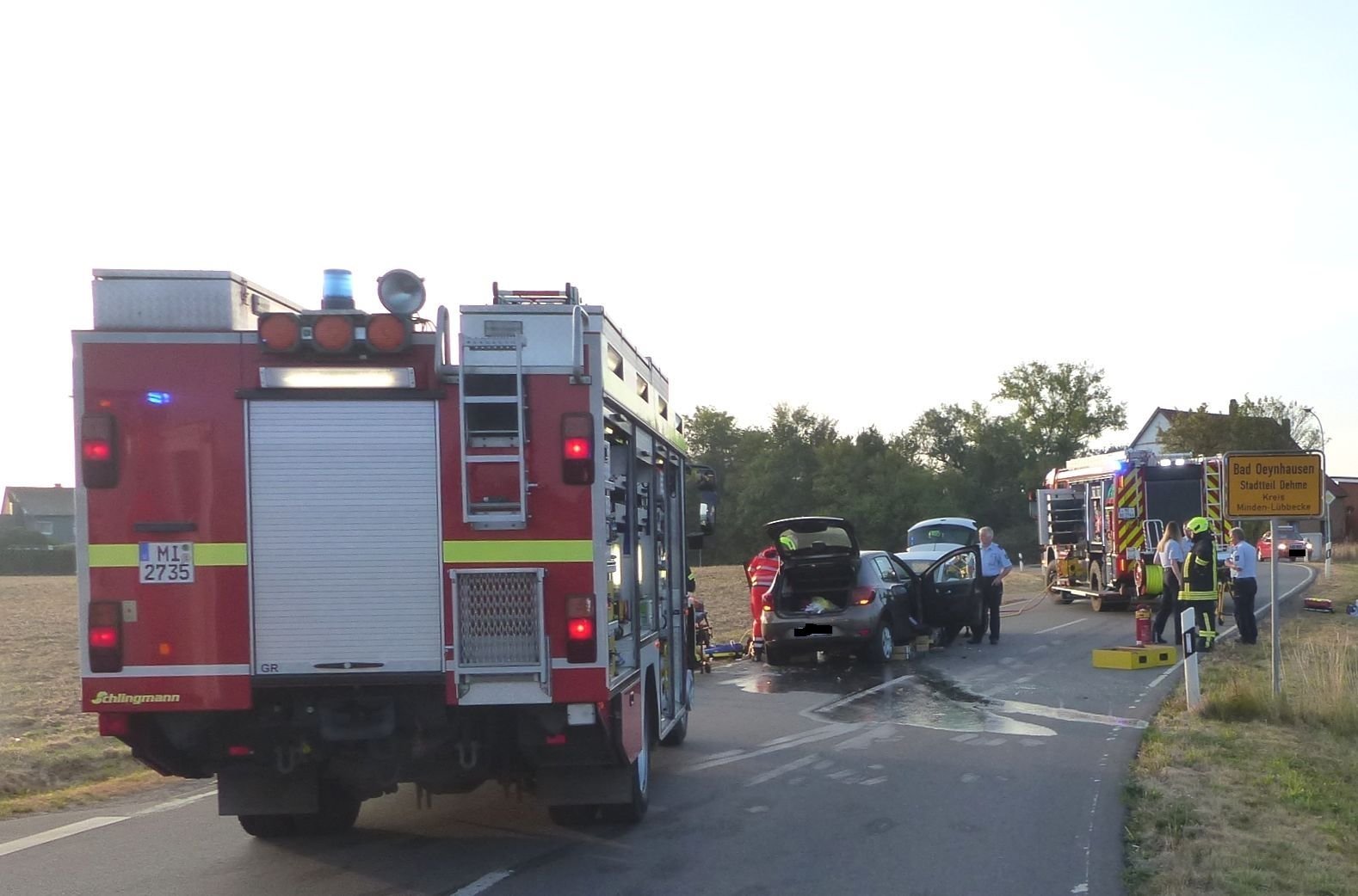 Unfall Minden: Zwei Autos Stoßen Frontal Zusammen, Fahrer Im Wagen ...