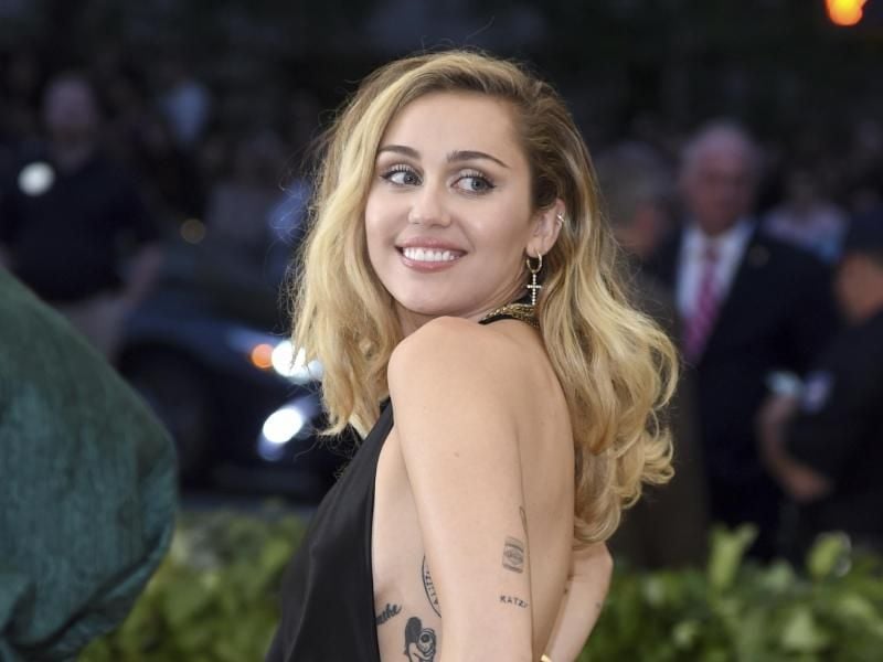 Nackt Auf Instagram Miley Cyrus Freut Sich Auf Woodstock 0116