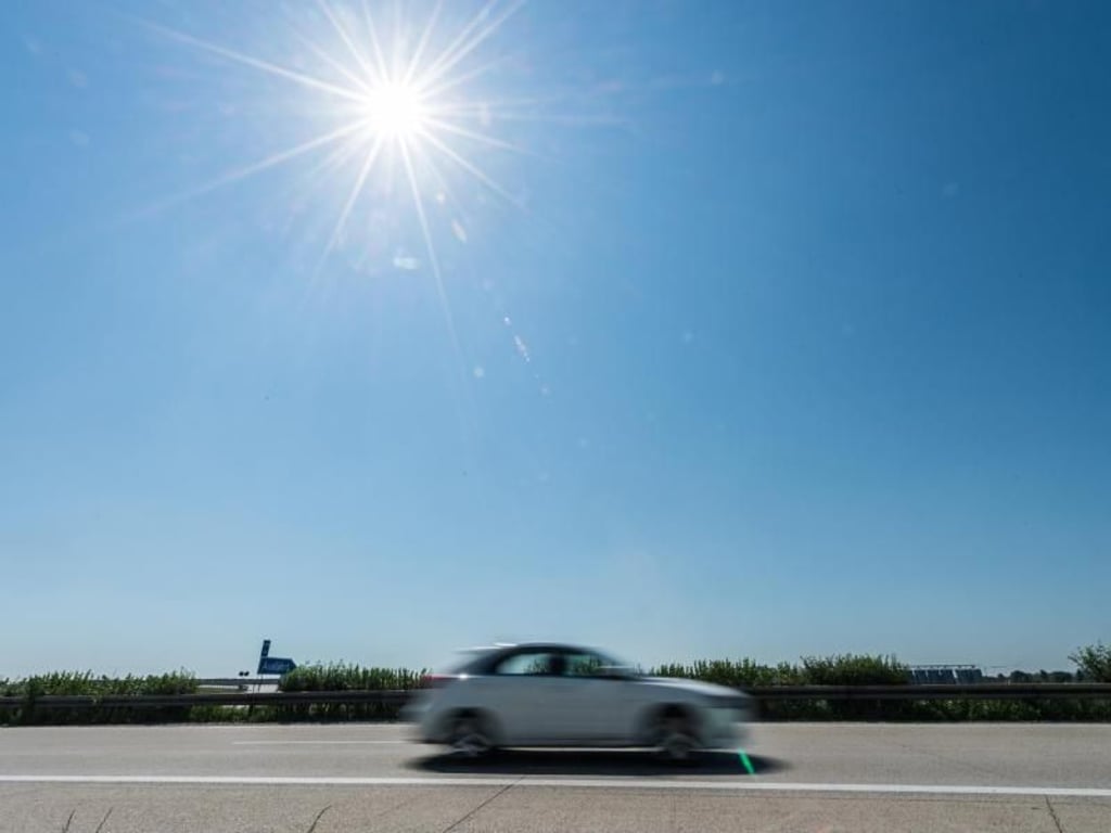 Sonnenschutz für Autoscheiben ist schon günstig zu haben
