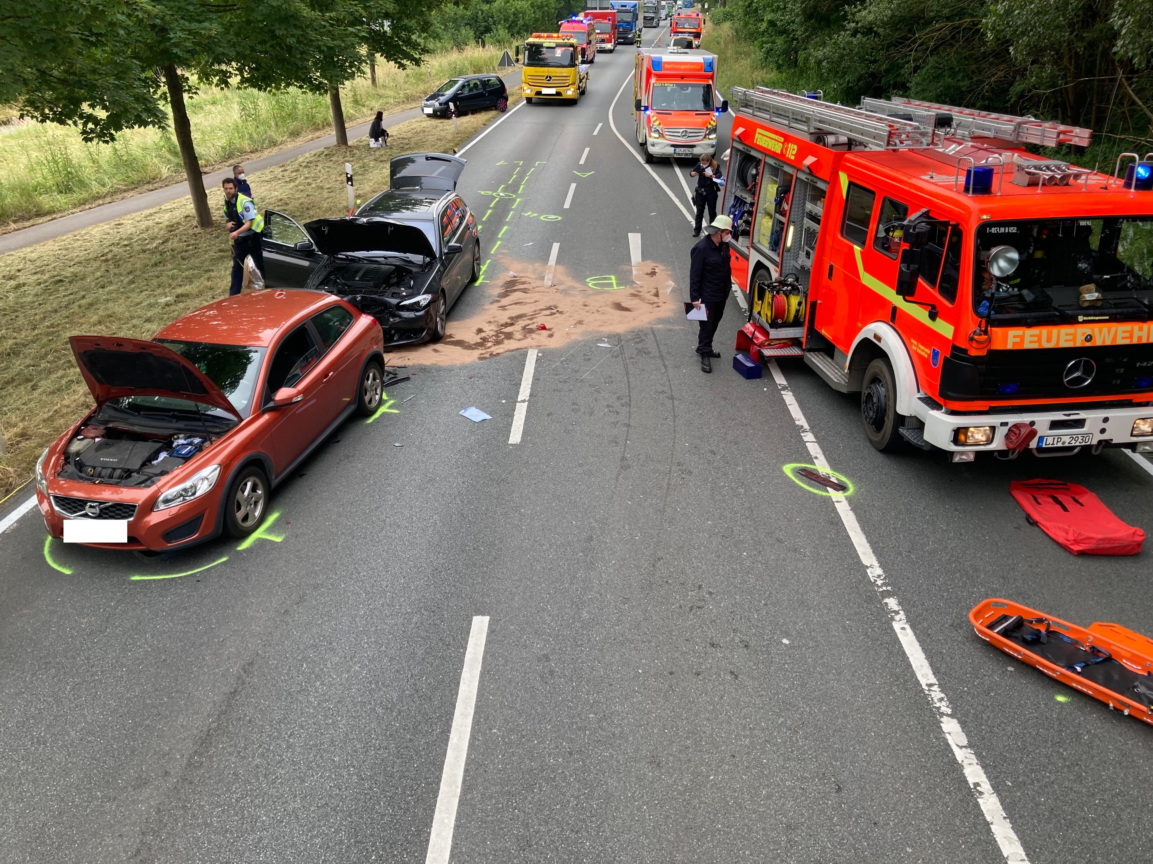 Bad Salzuflen/B239: Mehrere Verletzte nach schwerem Unfall