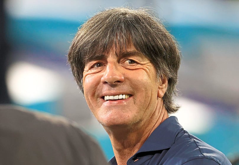 Und am Ende konnte auch Joachim „Jogi“ Löw wieder lachen. Im Achtelfinale geht es jetzt am Dienstag (18 Uhr) in London gegen England.