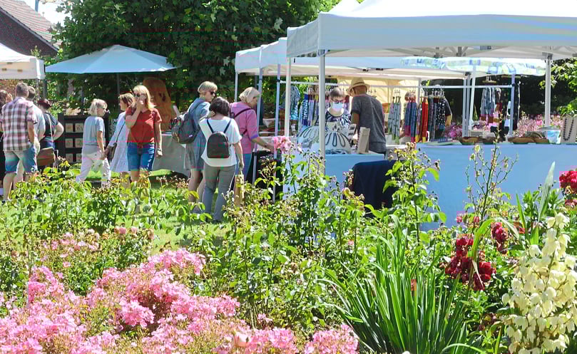 Impressionen vom Sommermarkt im Seppenrader Rosengarten.