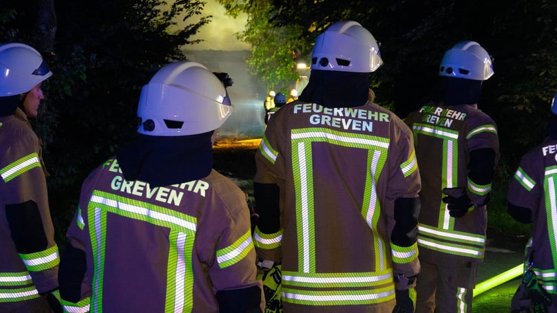 Strohlager auf dem Hof Schulze Gronover stand in Flammen.