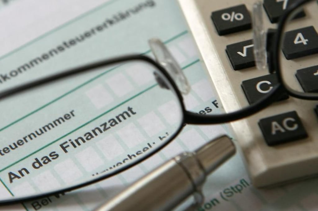 Einkommensteuer-So-lange-mussten-M-nsteraner-2025-auf-ihr-Geld-warten