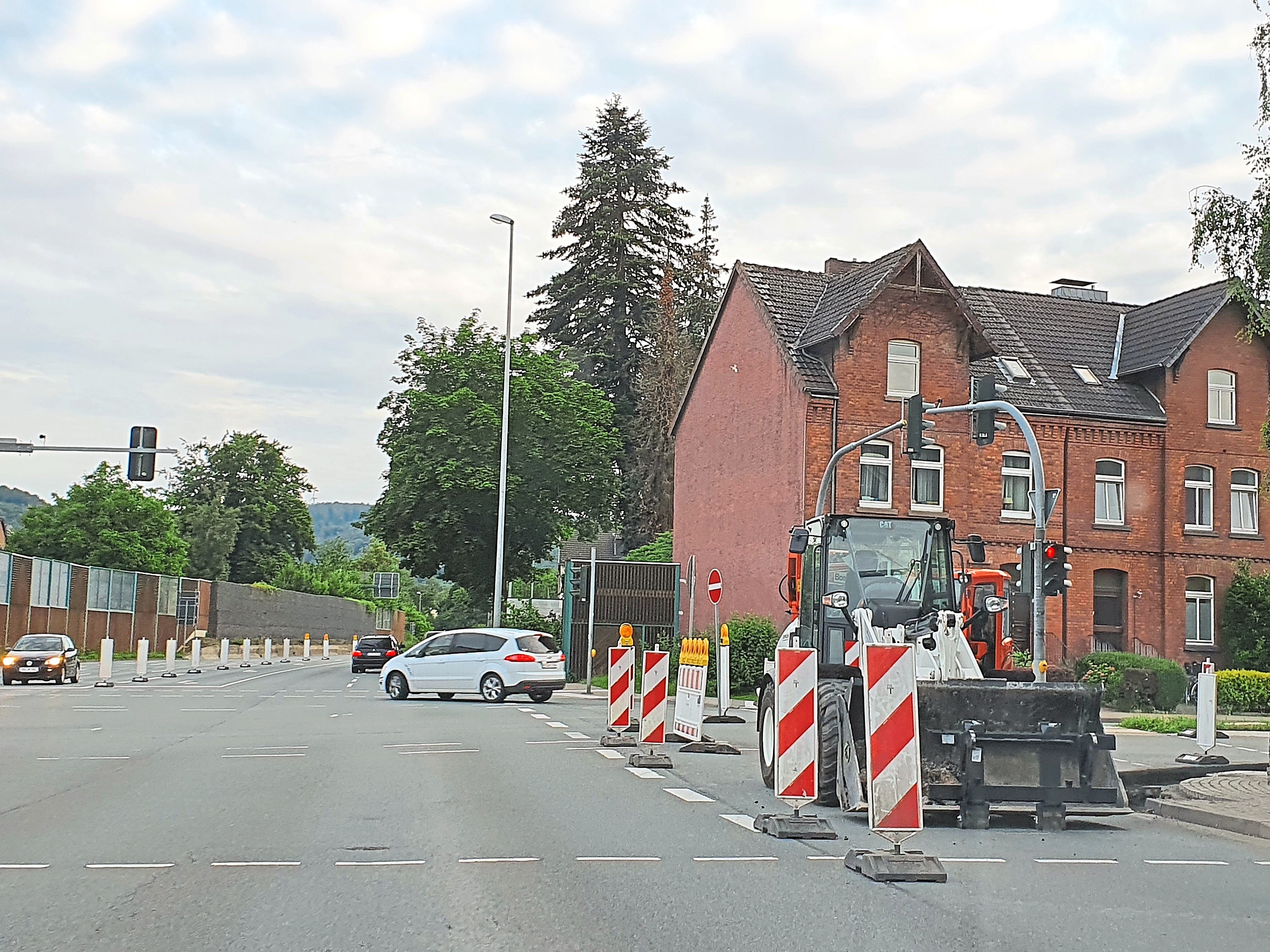 Mehrtägige Sperrungen Durch Straßenbauarbeiten