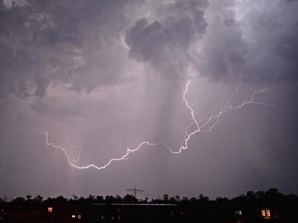 Sekunden Zwischen Blitz Und Donner Zählen nach dem Blitz: Wie nah ist das Gewitter?