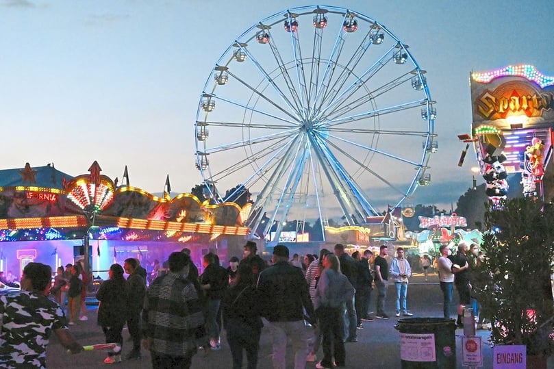 Maximal 3500 Besucher dürfen unter Beachtung der Schutz- und Hygieneregeln gleichzeitig den mobilen Freizeitpark besuchen.