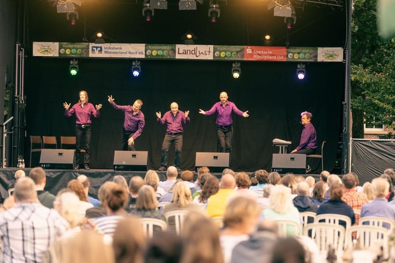 Zum Auftakt der „Kulturwiesen“ gab es Improvisationstheater und Oper.
