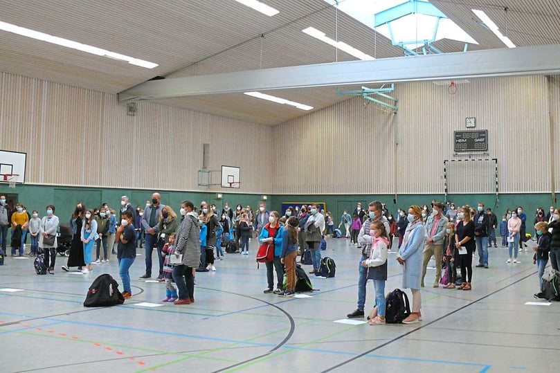 In der Mehrzweckhalle wurden die neuen Fünftklässlerinnen und Fünftklässler begrüßt.