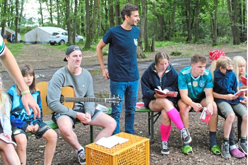 Das KJG-Ferienlager war ein voller Erfolg. Insgesamt waren 44 Kinder und 21 Leiter unter dem Motto "Auf einer Insel gestrandete Piraten" zwölf Tage auf dem Lagerplatz im Emsland.