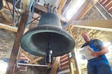 Die „Bernardus“-Glocke im Dom in Münster kann endlich wieder läuten.