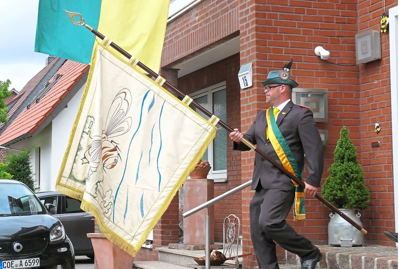 Fahne wird abgeholt