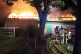 Lichterloh brannte in der Bauerschaft Velsen eine Scheune in der Nacht zu Sonntag (12. September 2021).