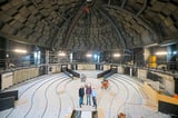 Ein Blick am 22. September 2021 ins LWL-Planetarium im Naturkundemuseum: Das Planetarium wird aufwendig erneuert und soll im Frühjahr 2022 eröffnen. Die Zuschauer sitzen künftig in aufsteigenden Rängen.