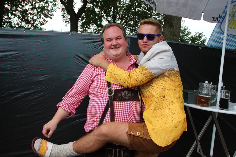 Ausgelassen war die Stimmung beim Oktoberfest im Event-Biergarten.