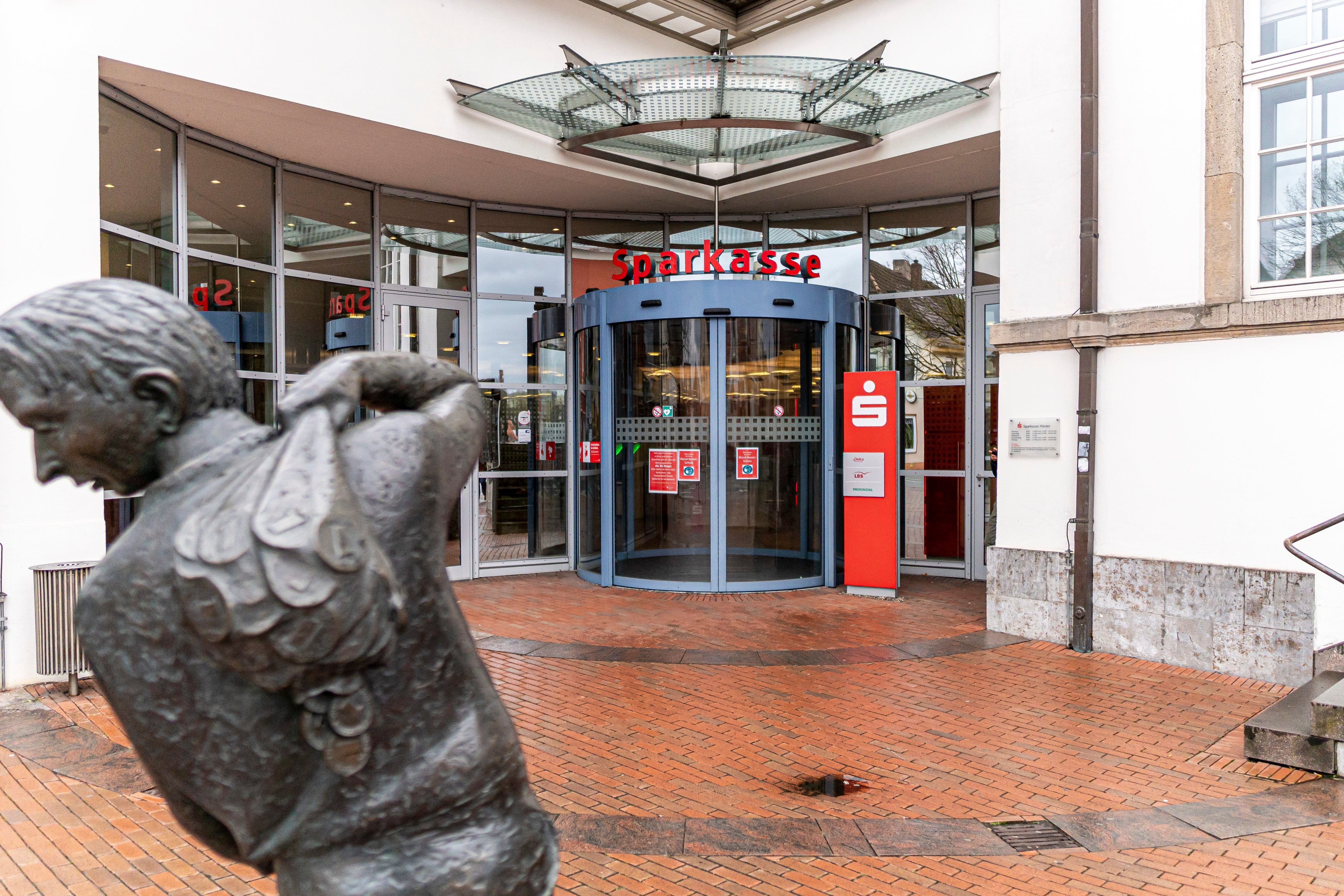 Sparkasse Paderborn-Detmold-Höxter Fusioniert: Was Jetzt Wieder ...