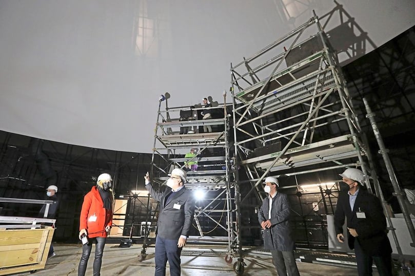 Das LWL-Planetarium erhält aktuell eine neue Projektionsfläche.