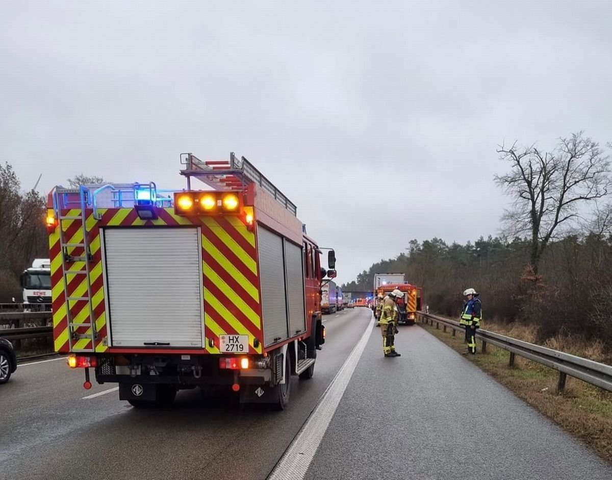 Warburg/Breuna: Unfall Auf A44 – Mehrere Verletzte Und Langer Stau