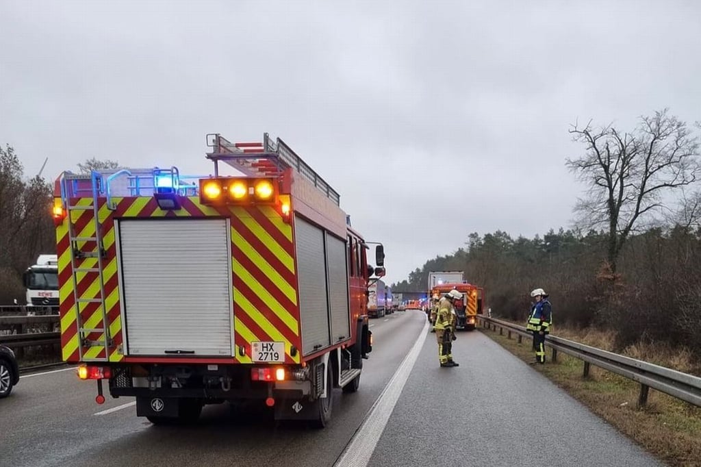 Warburg/Breuna Unfall auf A44 Mehrere Verletzte und langer Stau