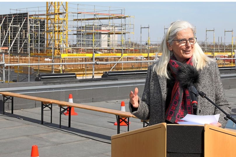 Richtfest des Forschungscampus Ost von MedForCe und BBIM am Coesfelder Kreuz. Ministerin für Kultur und Wissenschaft des Landes NRW, Isabel Pfeiffer-Poensgen