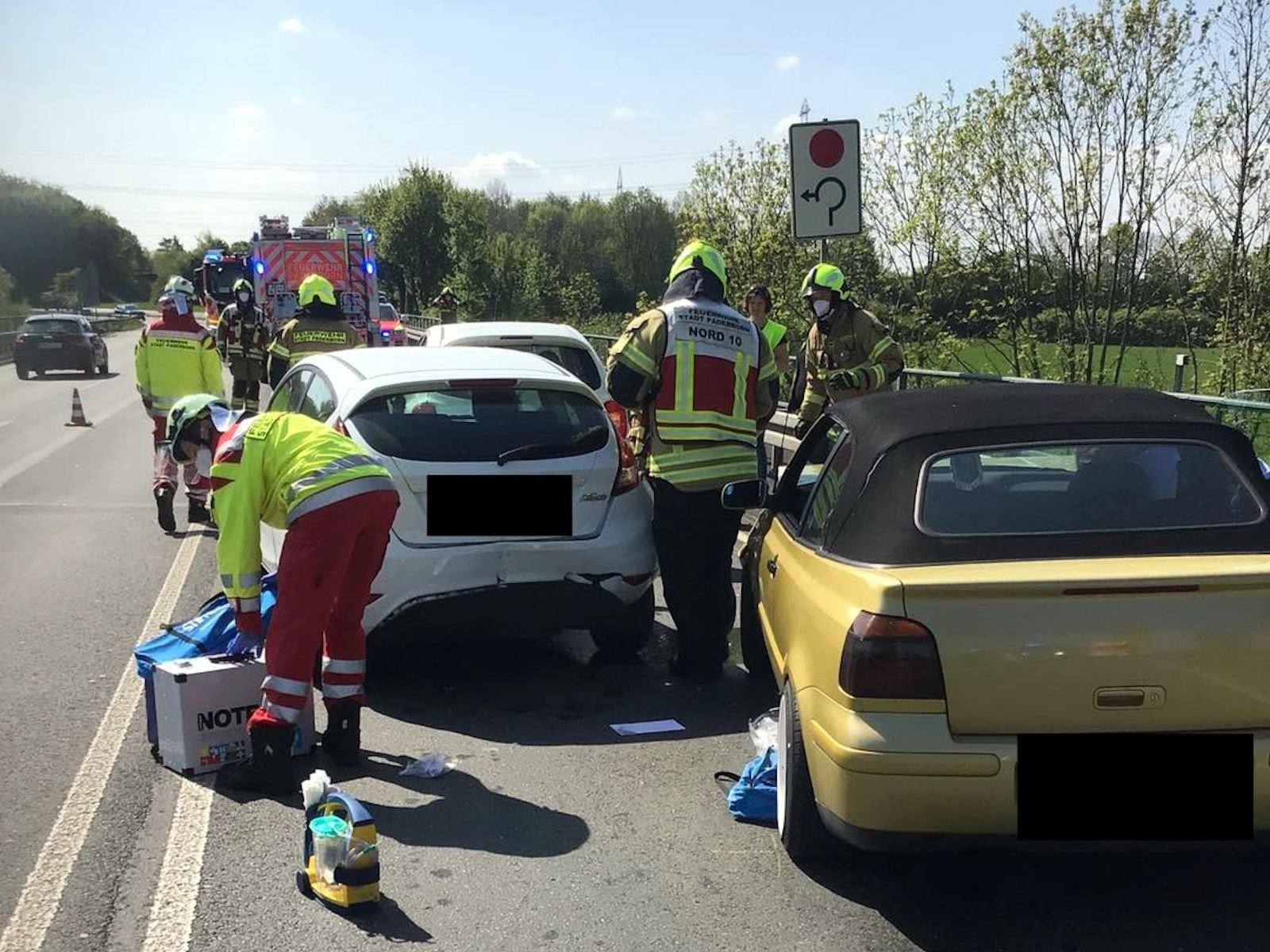 B1/Paderborn: Schwerer Unfall Fordert Mehrere Verletzte