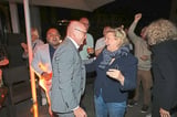 Simone Wendland feierte den Sieg in ihrem Wahlkreis und bekam Glückwünsche von Oberbürgermeister Markus Lewe.