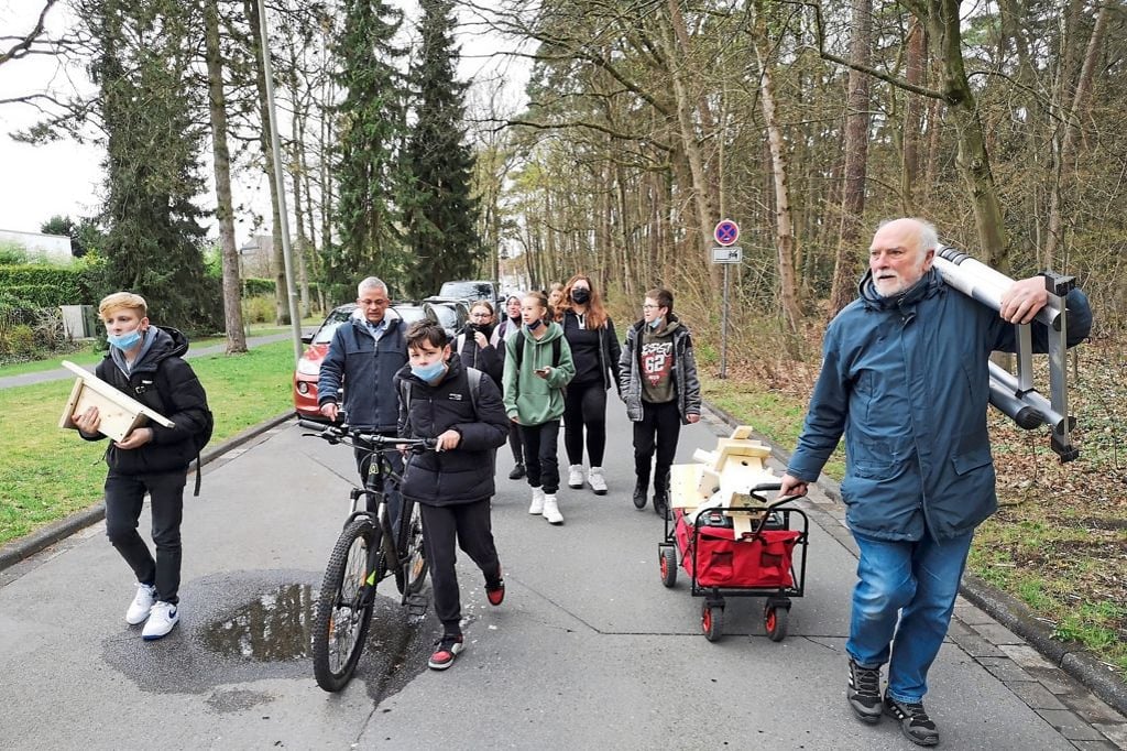 100 Nistkästen für den Bad Lippspringer Heilwald