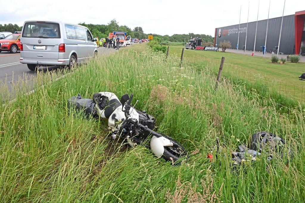 Schwerer Unfall Auf Der B 54 Bei Ochtrup