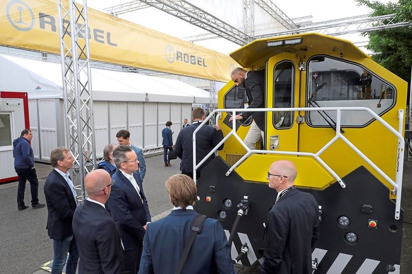 Die bedeutende Fahrwegtechnik-Messe ist am Dienstag eröffnet worden.