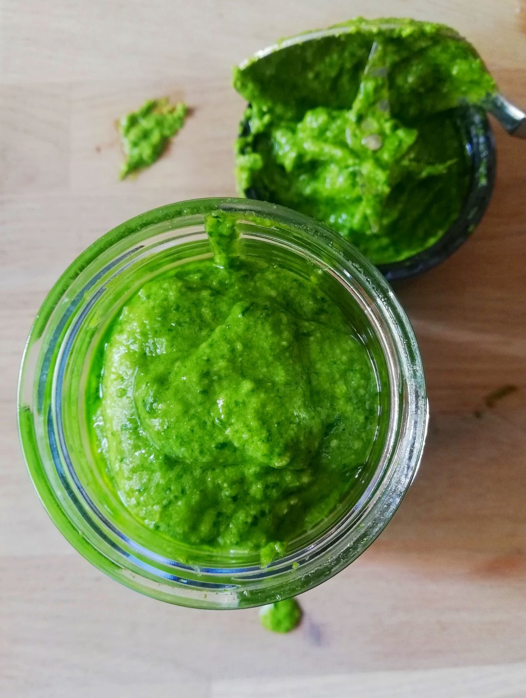 Rezept für Pesto aus Radieschen-Grün