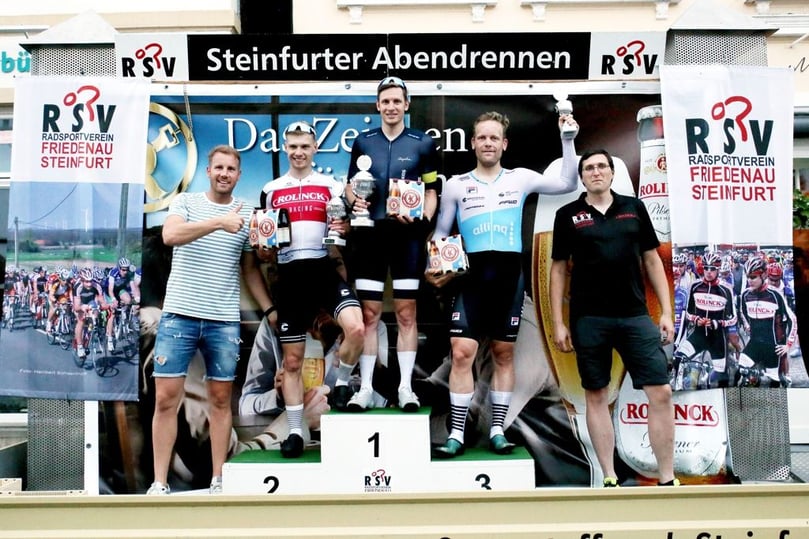 Steinfurter Abendrennen 2022. Siegerehrung Elite-Rennen.