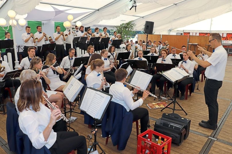 Frühschoppen der Everswinkeler Bürgerschützen am Schützenfest-Montag: Das Blasorchester Everswinkel unter der Leitung von Thomas Beumers spielte beim Schützenfestfrühschoppen auf.