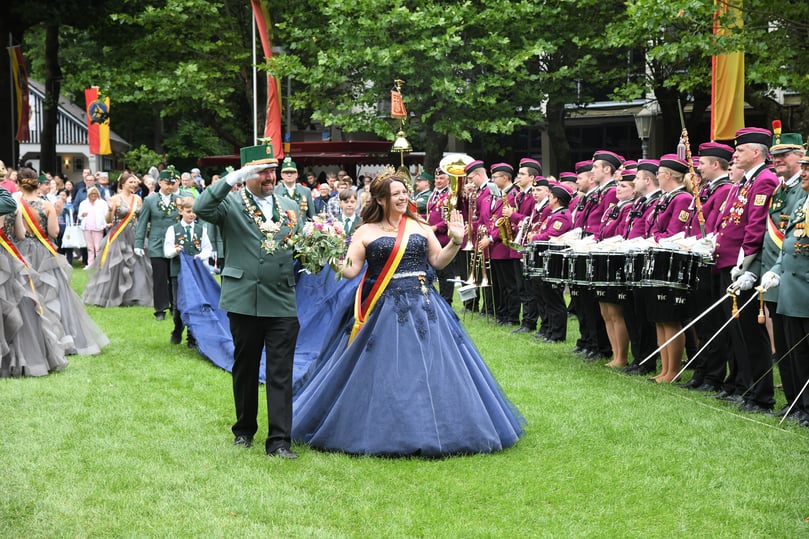 Schützenfest Paderborn: Königspaar Jana Mirk und Dirk Scholl