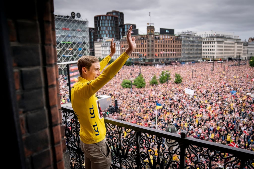 Le vainqueur du Tour Vinegaard reçu avec enthousiasme au Danemark