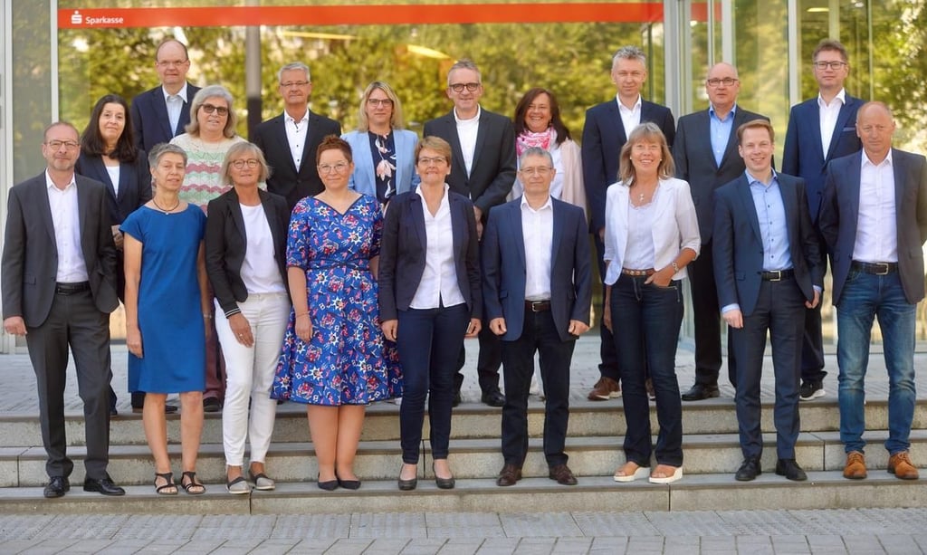 Sparkasse GüterslohRietberg gratuliert 21 Jubilaren