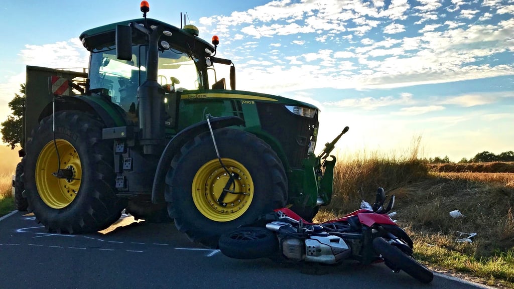 Wilnsdorf bei Siegen: 12-jähriger Junge stirbt bei Unfall mit Rasenmäher- Traktor - DER SPIEGEL