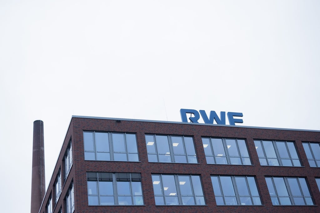 RWE investiert überplanmäßig in erneuerbare Energien