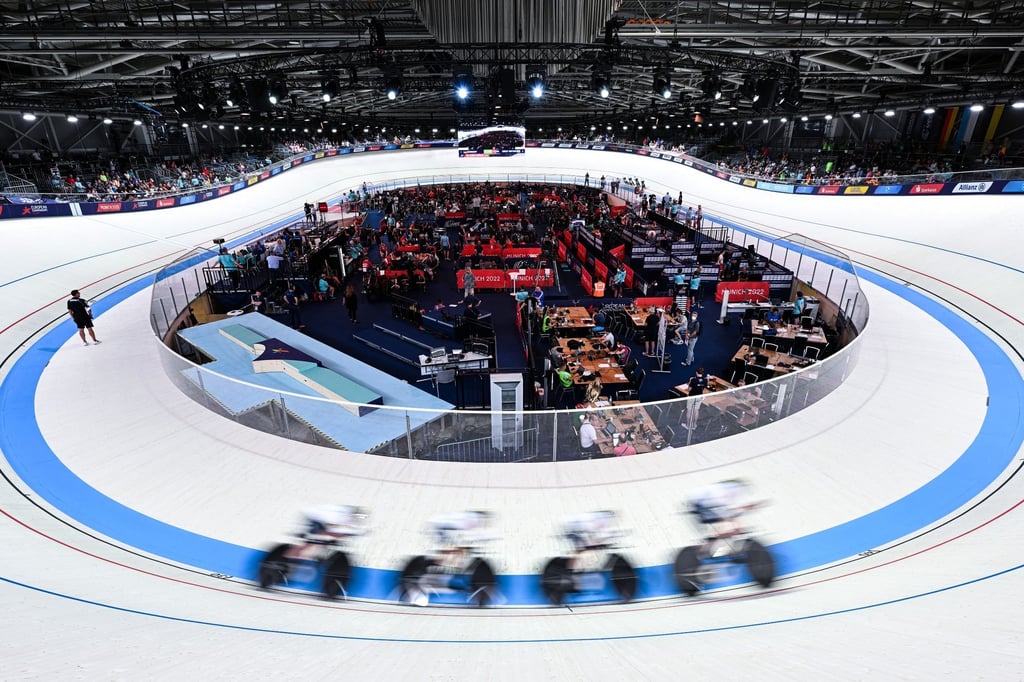 Le quatuor féminin sur piste remporte l’or