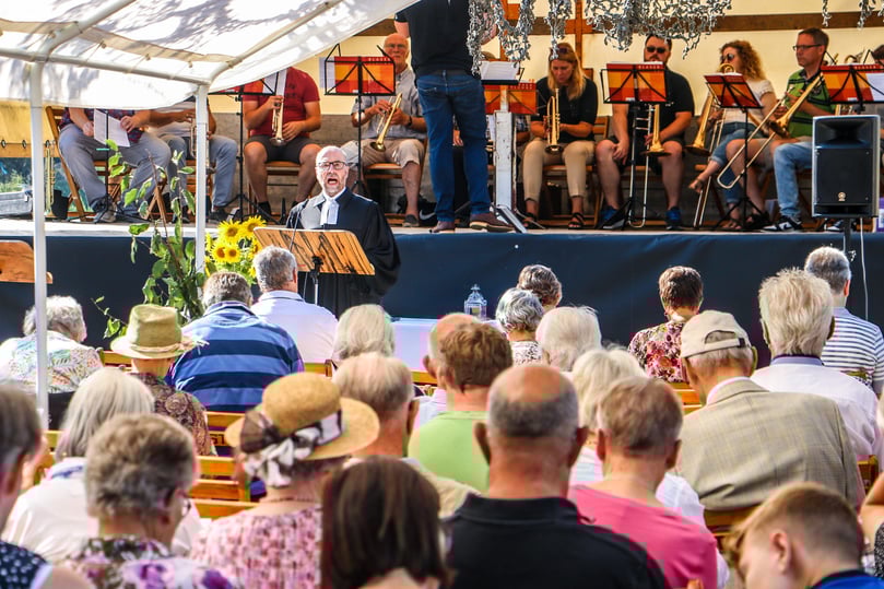 Der Festsonntag beginnt in Stedefreund mit einem Gottesdienst mit Pastor Dietmar Stuke.