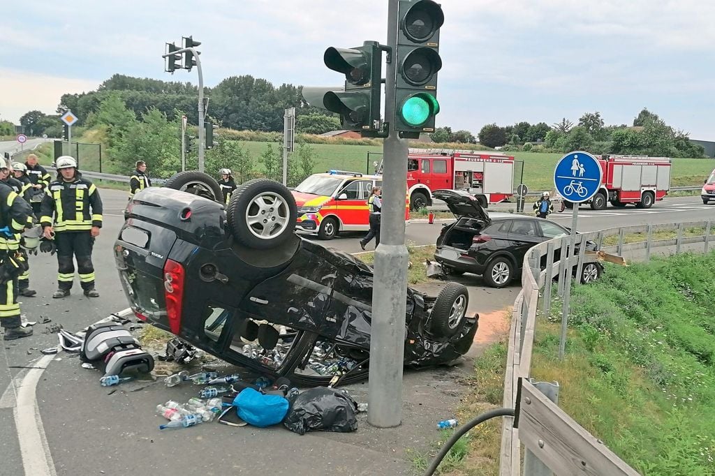 Schwerer Unfall Auf Der Kreuzung