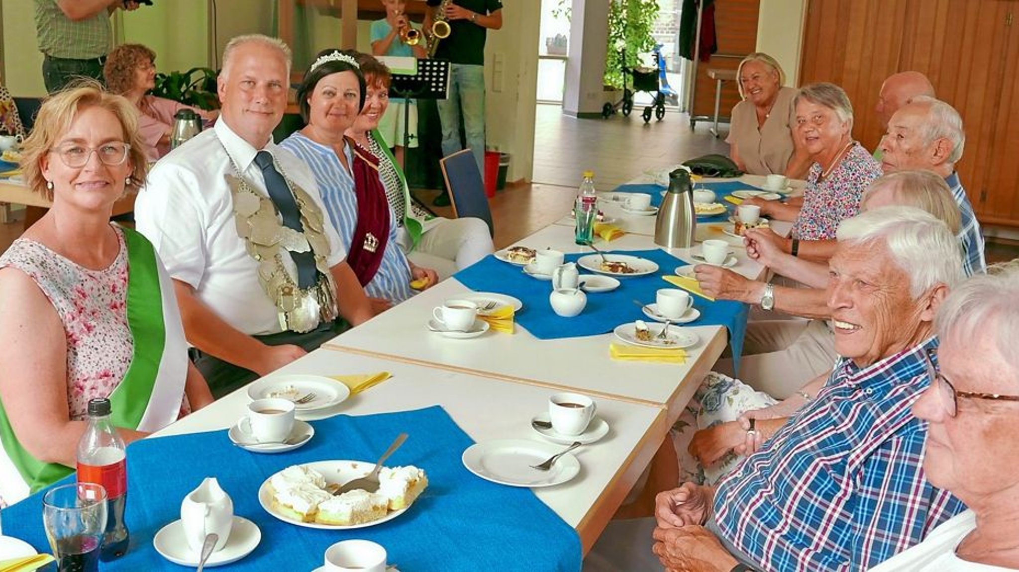 Schützenkönig bittet zum Kaffeetrinken