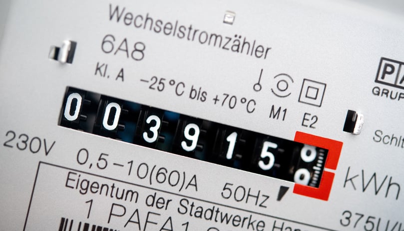 Die gestiegenen Energiepreise belasten viele Verbraucher. Neben Gas gehen die Strompreise fast etwas unter, doch auch sie haben kräftig angezogen. Und Strom wird noch deutlich teurer, wie Zahlen von Vergleichsportalen, Einschätzungen von Experten sowie Ankündigungen von Energieversorgern zeigen.