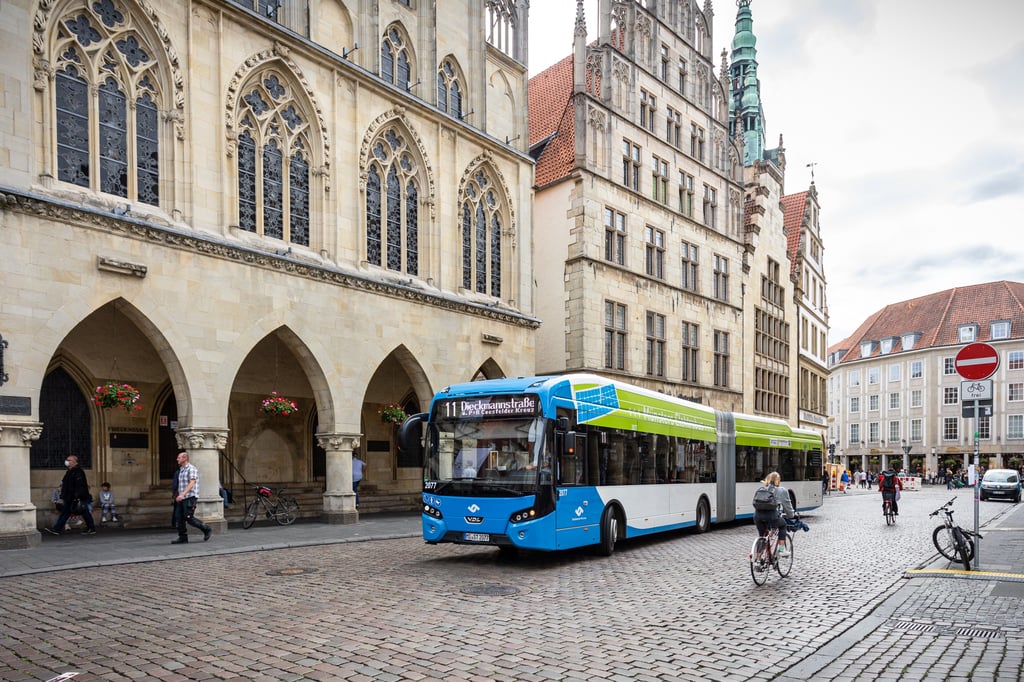 Busse müssen in der Innenstadt Umleitungen fahren