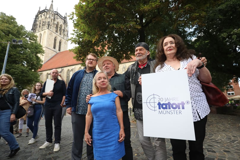 Der Münster-"Tatort" wird in diesem Jahr 20 Jahre alt. Anlässlich des Geburtstages hat das Ensemble unter anderem an dem neuen Spaziergang "Spurensuche mit Boerne und Thiel" teilgenommen.