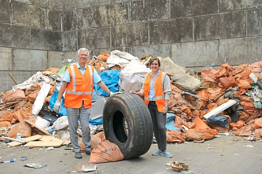 Freiwillige sammeln neun Tonnen Müll