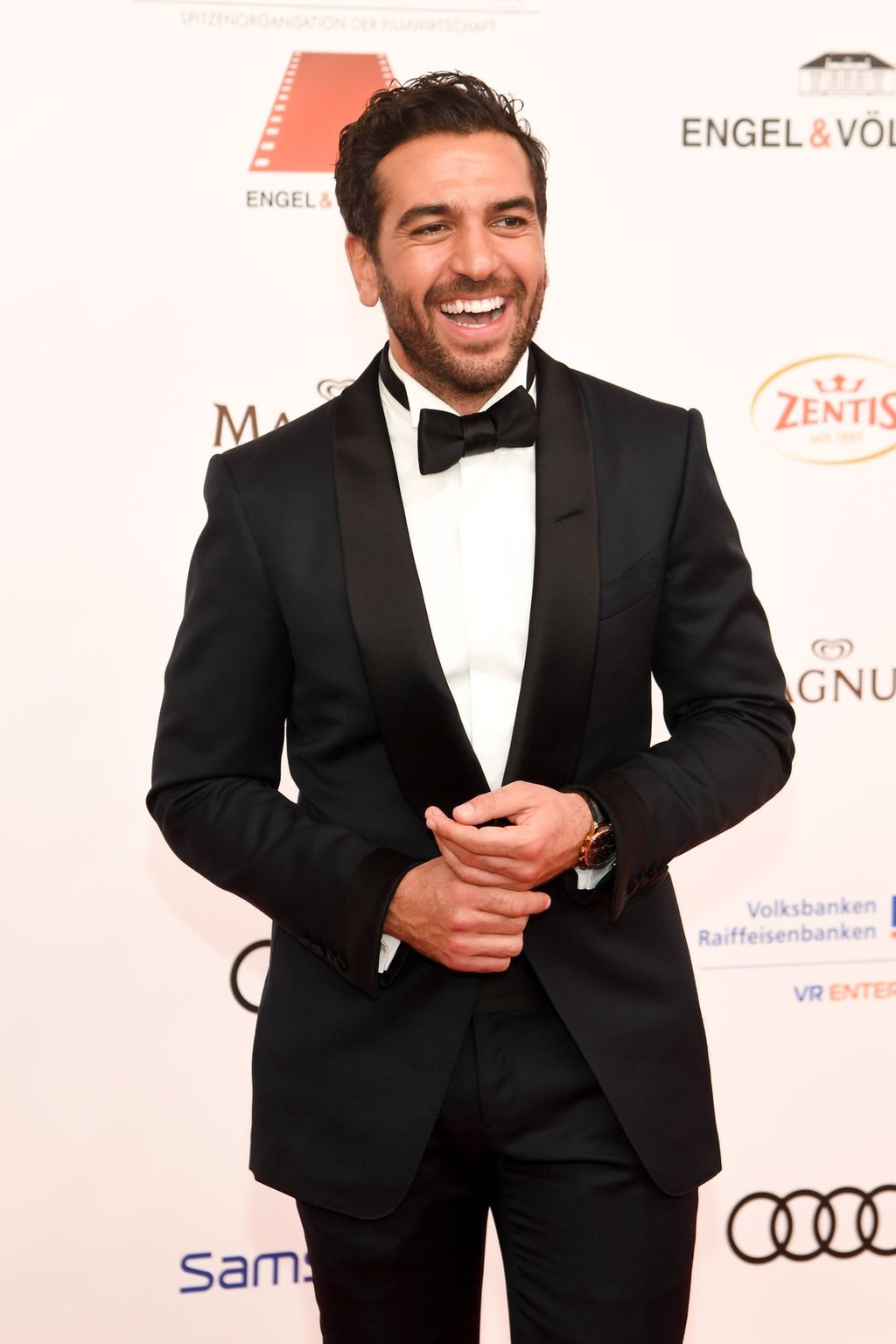 «It’s official» Elyas M'Barek teilt Hochzeitsfoto