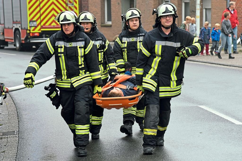 Feuer-4-Einsatz Gemeistert