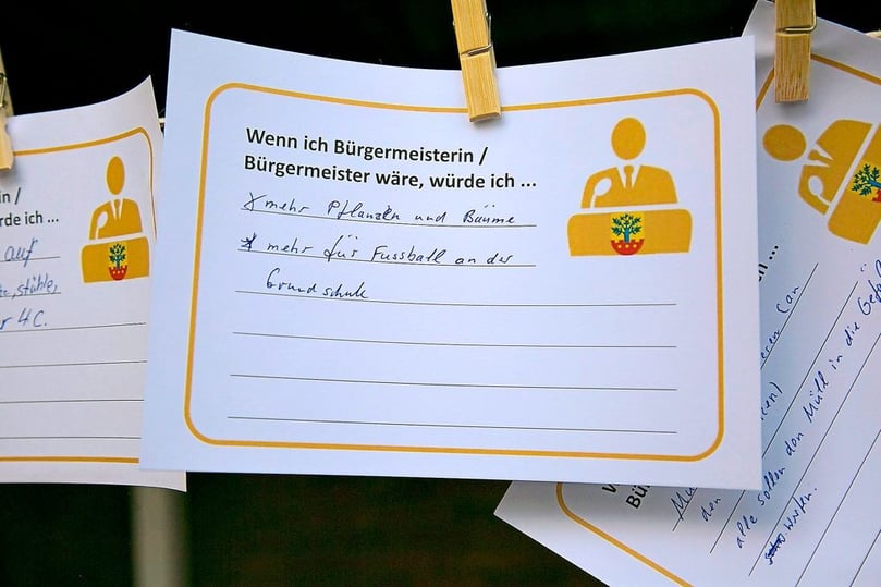 Vorschläge, Ideen, Anregungen - all das wurde von den Kindern und Jugendlichen niedergeschrieben und landete auf Karten, damit nichts verloren geht von dem, was die jungen Bürgern zu sagen haben.