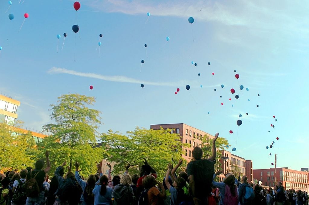 Schüler-Haushalt für einen Kinotag